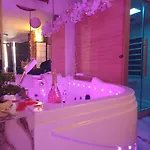 Jacuzzi & Sauna Centrum Apartmán *