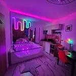 Jacuzzi & Sauna Centrum Apartmán *