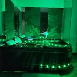 公寓 Jacuzzi & Sauna Centrum *