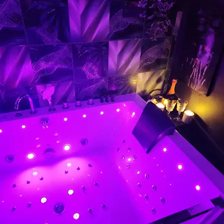 Апартаменты Jacuzzi & Sauna Centrum *