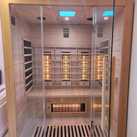 Chmielna Prestige With Luxury Jacuzzi And Sauna! Selected Also Feature A Massage Chair And Himalayan Salt With Color Therapy Salt Forest Gdansk
