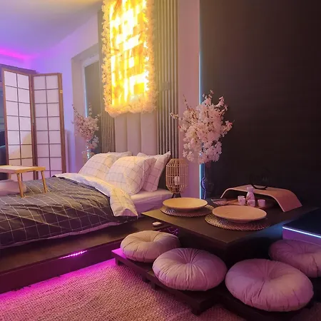 Chmielna Prestige With Luxury Jacuzzi And Sauna! Selected Also Feature A Massage Chair And Himalayan Salt With Color Therapy Salt Forest Gdańsk