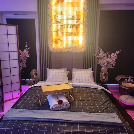 Chmielna Prestige With Luxury Jacuzzi And Sauna! Selected Also Feature A Massage Chair And Himalayan Salt With Color Therapy Salt Forest