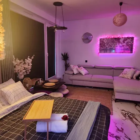 Chmielna Prestige With Luxury Jacuzzi And Sauna! Selected Also Feature A Massage Chair And Himalayan Salt With Color Therapy Salt Forest Gdańsk