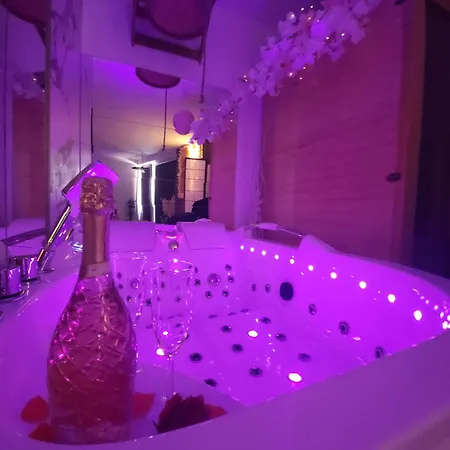 شقة Jacuzzi & Sauna Centrum *