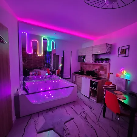 Jacuzzi & Sauna Centrum Апартаменты *