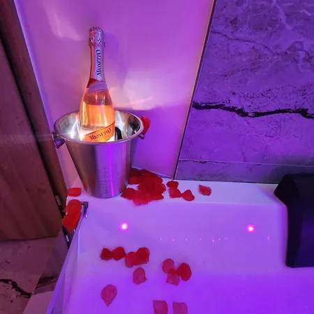 شقة Jacuzzi & Sauna Centrum