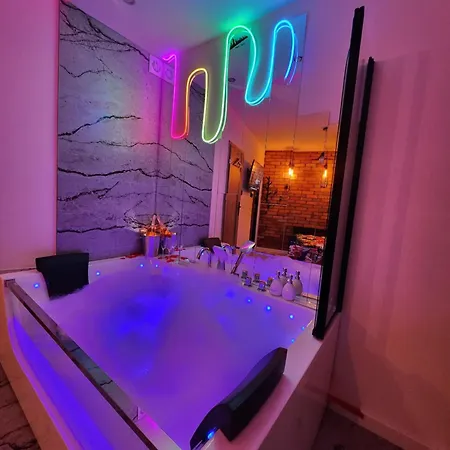 Jacuzzi & Sauna Centrum Apartmán *
