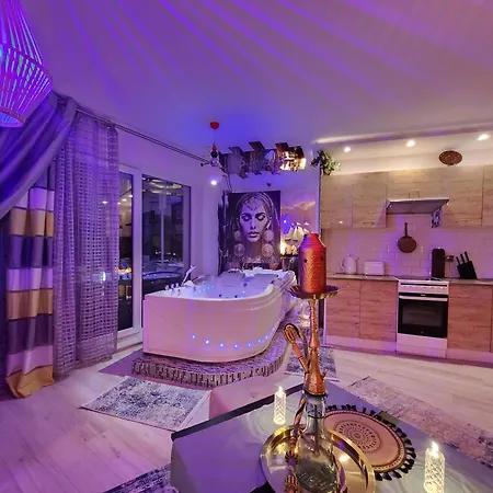 Chmielna Prestige With Luxury Jacuzzi And Sauna! Selected Also Feature A Massage Chair And Himalayan Salt With Color Therapy Salt Forest Appartement *