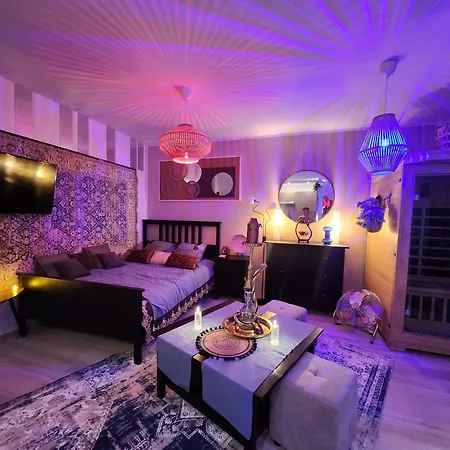 Chmielna Prestige With Luxury Jacuzzi And Sauna! Selected Also Feature A Massage Chair And Himalayan Salt With Color Therapy Salt Forest Appartement *