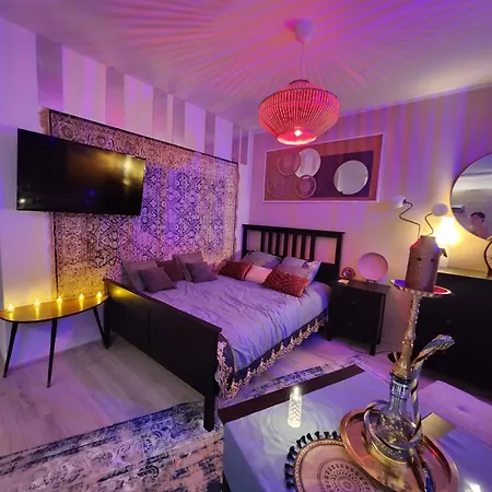 Chmielna Prestige With Luxury Jacuzzi And Sauna! Selected Also Feature A Massage Chair And Himalayan Salt With Color Therapy Salt Forest Appartement *