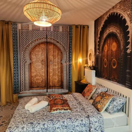 Apartment Chmielna Prestige With Luxury Jacuzzi And Sauna! Selected Also Feature A Massage Chair And Himalayan Salt With Color Therapy Salt Forest Gdansk