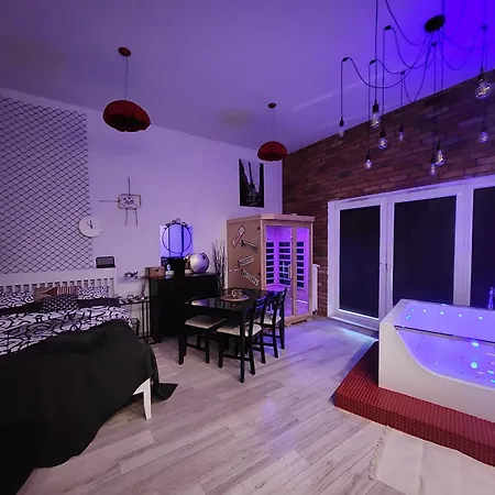 Chmielna Prestige With Luxury Jacuzzi And Sauna! Selected Also Feature A Massage Chair And Himalayan Salt With Color Therapy Salt Forest