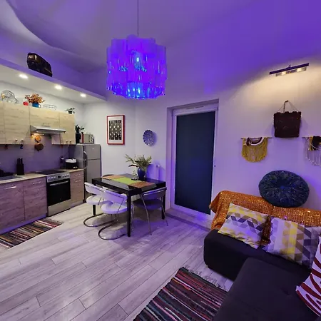 Appartement Chmielna Prestige With Luxury Jacuzzi And Sauna! Selected Also Feature A Massage Chair And Himalayan Salt With Color Therapy Salt Forest Gdańsk
