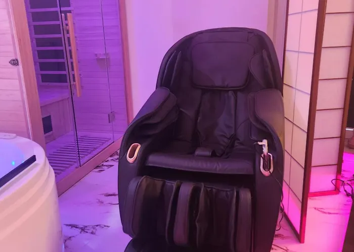 아파트 Jacuzzi & Sauna Centrum *