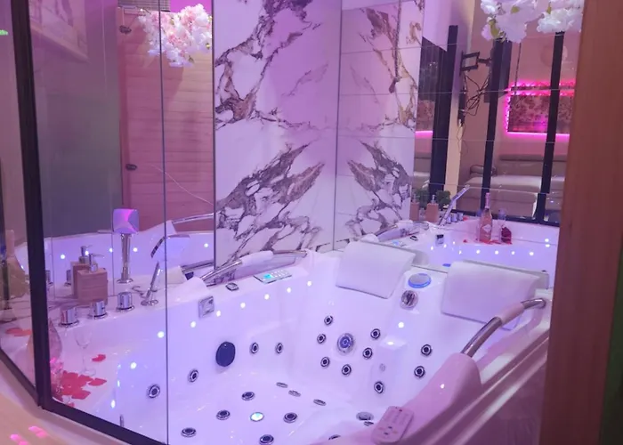 아파트 Jacuzzi & Sauna Centrum 그단스크