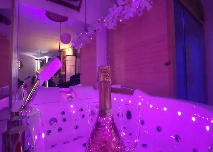 아파트 Jacuzzi & Sauna Centrum 그단스크