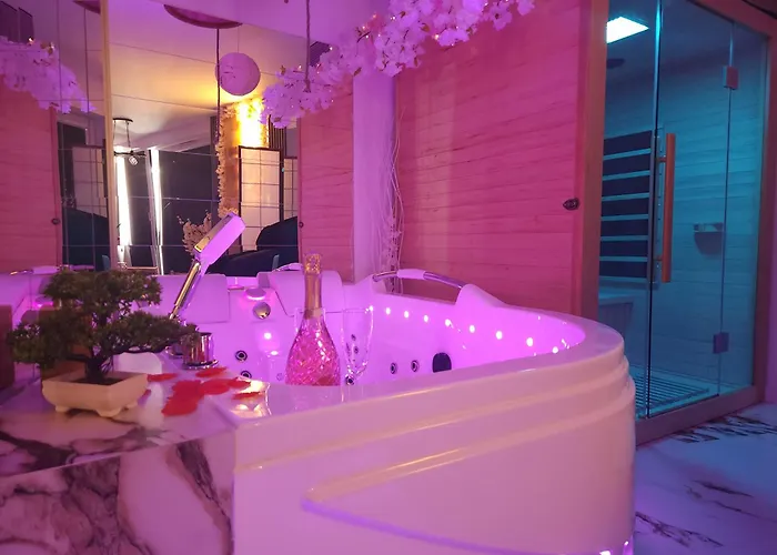 Jacuzzi & Sauna Centrum 아파트 *