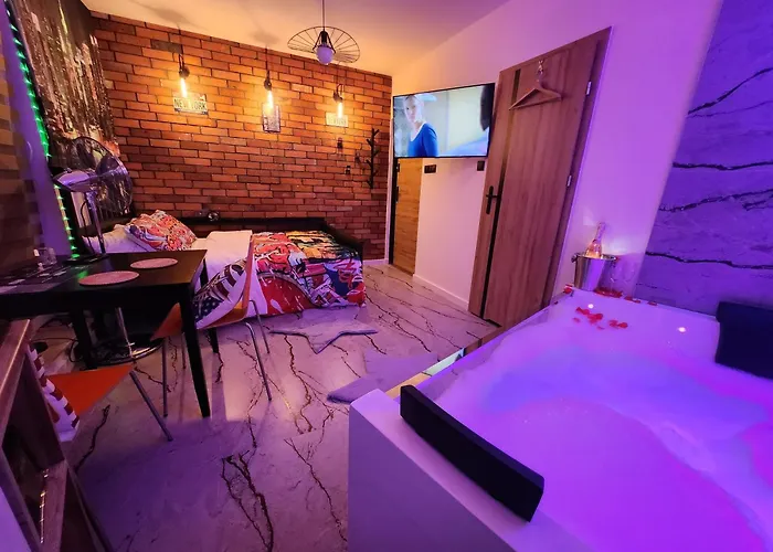 Jacuzzi & Sauna Centrum * Гданьск