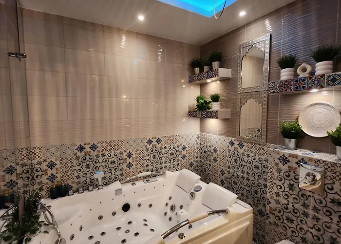 아파트 Jacuzzi & Sauna Centrum 그단스크