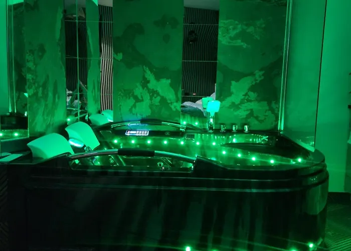 Апартаменты Jacuzzi & Sauna Centrum *