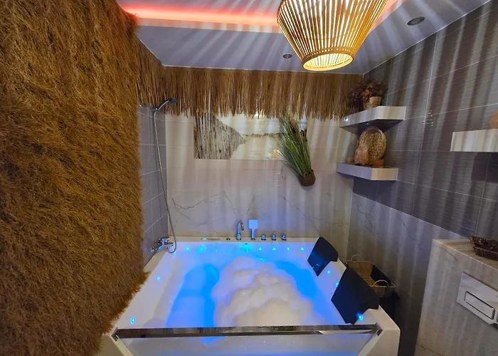 Jacuzzi & Sauna Centrum Апартаменты *